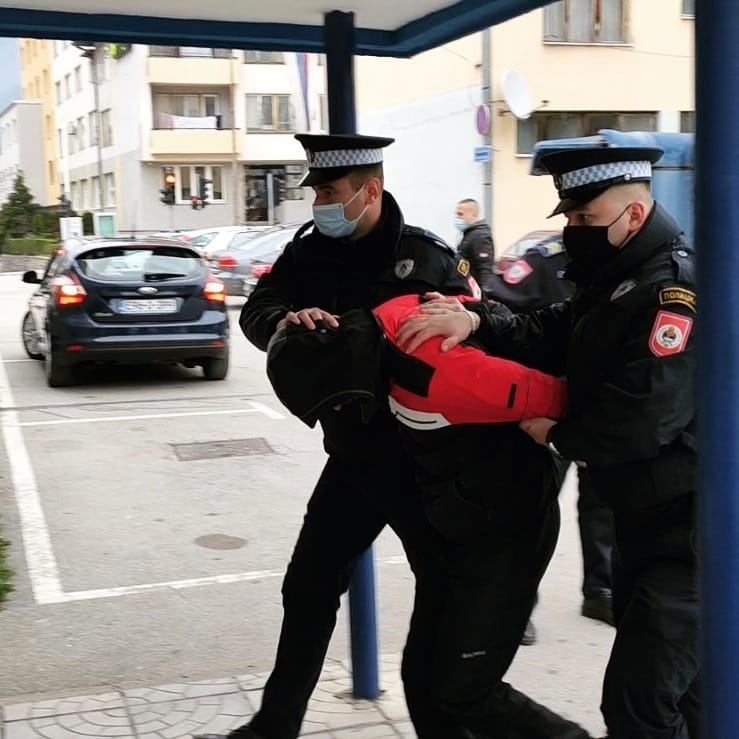 U toku velika policijska akcija, pretresi na 25 lokacija i 26 osoba