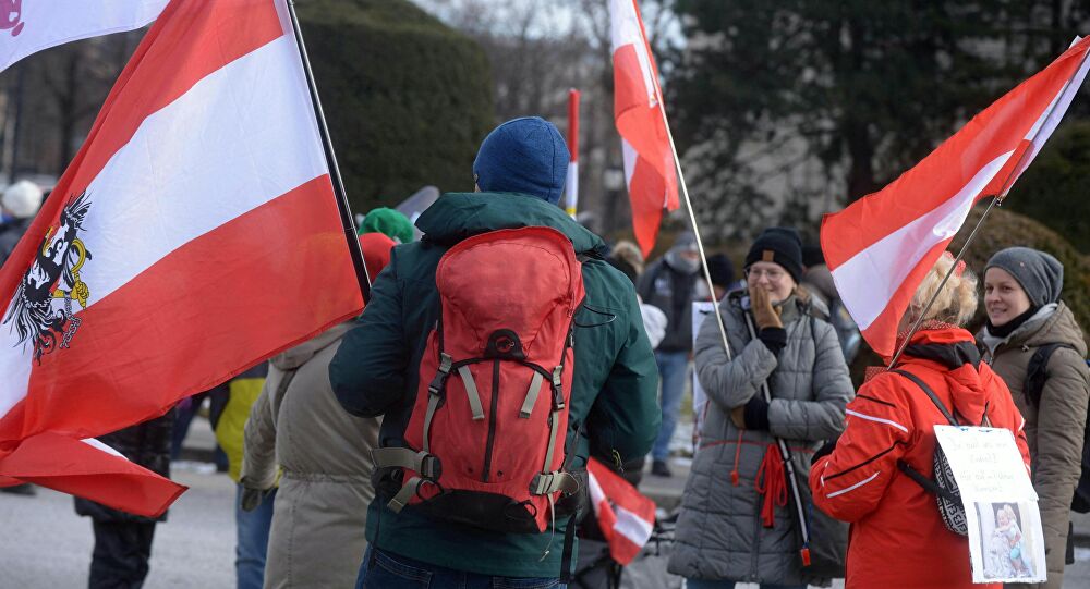 Beč preplavile stotine demonstranata zbog mjera u cilju suzbijanja koronavirusa