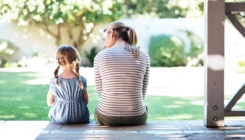 Riječ psihologa: Zašto neka djeca ne vole maženje i nježnost?
