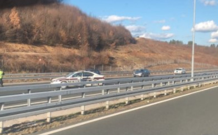 Stravična nesreća na autoputu Sarajevo-Lepenica: Na licu mjesta poginuo motociklista