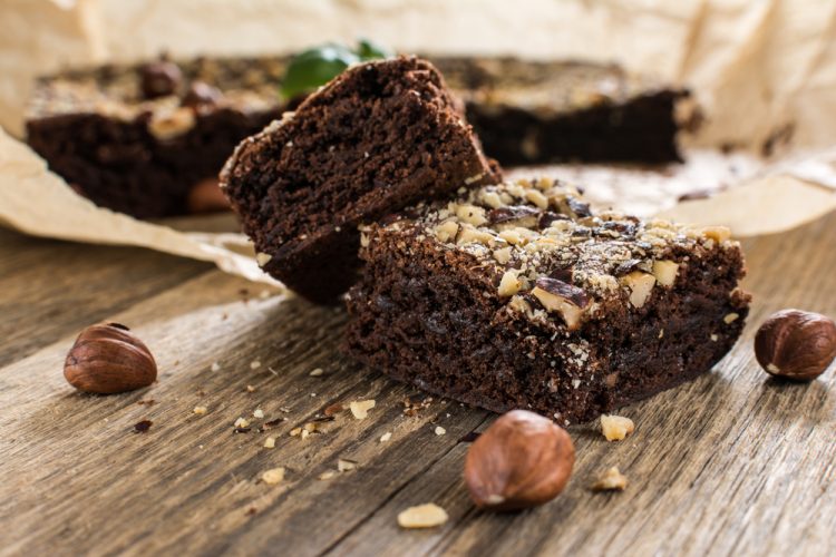 Čokoladne kocke sa pečenim lješnjacima