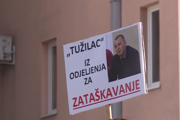 Pravda za Davida: Odgođeno ročište, tužilac odsutan zbog bolesti