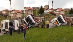 U saobraćajnoj nezgodi kod Gračanice učestvovali putničko i teretno motorno vozilo