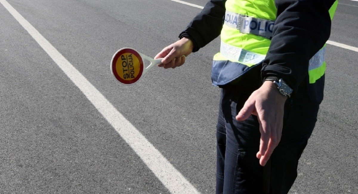 Banjaluka: Lažno se predstavljali kao policajci, pa pretresli dvije osobe i uzeli im novac i cigarete