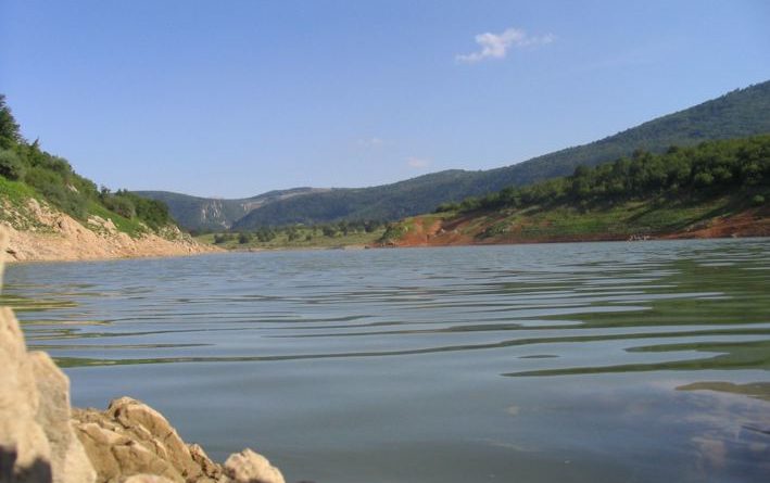 Veliki pomor ribe u Prekajskom jezeru kod Drvara