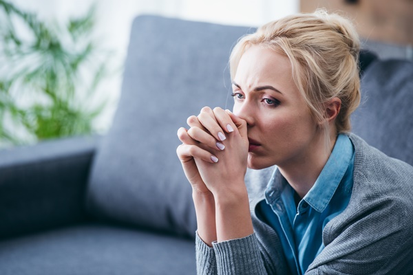 Ovo su znakovi da ste introvert s prikrivenom anksioznošću