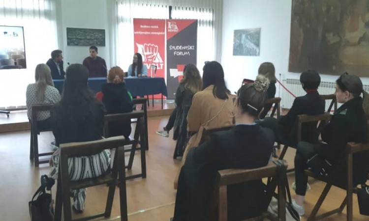 Tuzla: Omladinski pokret Revolt organizirao studentski forum "Ko nas sputava?"