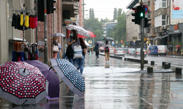 U BiH danas oblačno s kišom i lokalnim pljuskovima, grmljavina u Posavini