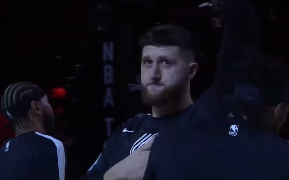 Nurkić uoči susreta sa Lakersima predstavljen na bosanskom jeziku: "Rođen u Tuzli, Bosna i Hercegovina..."