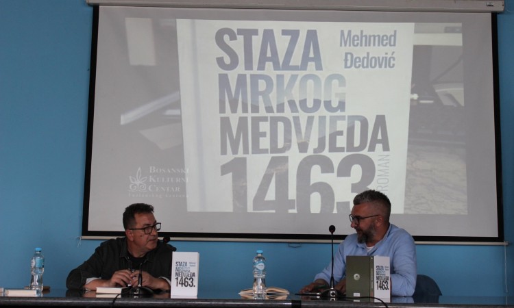 U Tuzli promovisan roman 'Staza mrkog medvjeda 1463.' pisca Mehmeda Đedovića