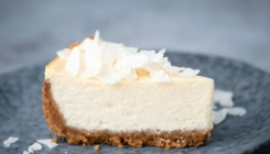 Egzotični ukus: Sirovi Raffaelo cheesecake