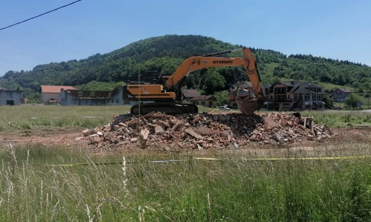 Završeno uklanjanje pravoslavne crkve iz dvorišta Fate Orlović