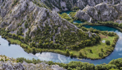 Jedina rijeka koja teče nizvodno i uzvodno nalazi se u Bosni i Hercegovini