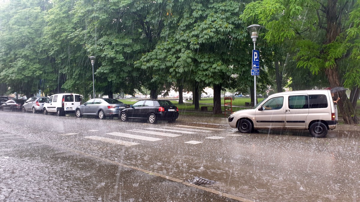 Tuzla: Upozorenje zbog obilnih padavina i grmljavinskog nevremena