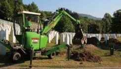 Počeo iskop grobnih mjesta u Potočarima za 19 identifikovanih žrtva genocida