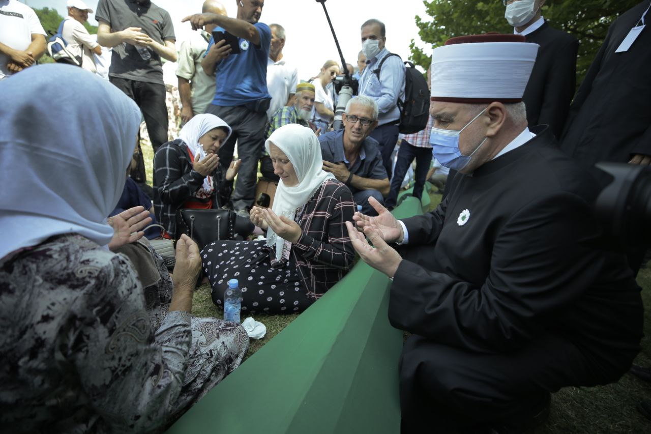 Kavazović u Srebrenici: Evropa i danas šuti i okreće glavu na negiranje genocida u BiH