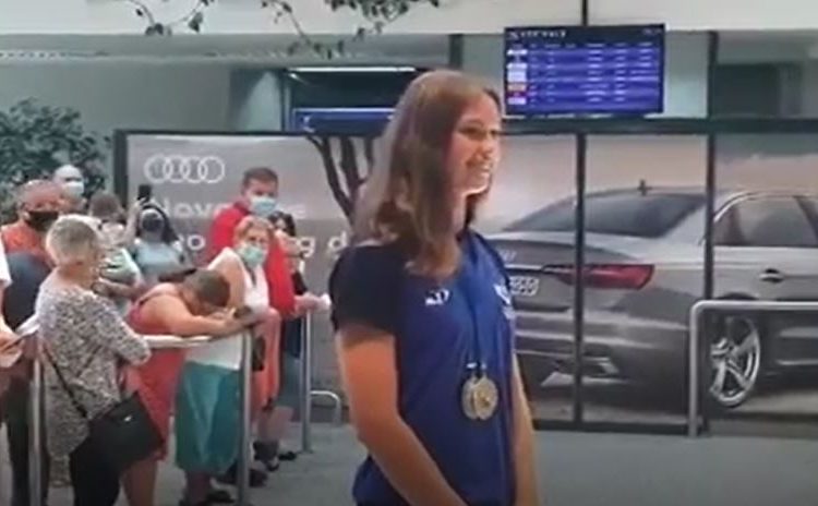 Lana Pudar aplauzima dočekana na aerodromu u Sarajevu