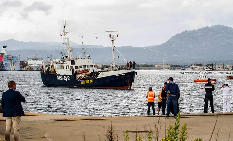 Dva broda s migrantima potonula u blizini obale Tunisa, najmanje četvero mrtvih