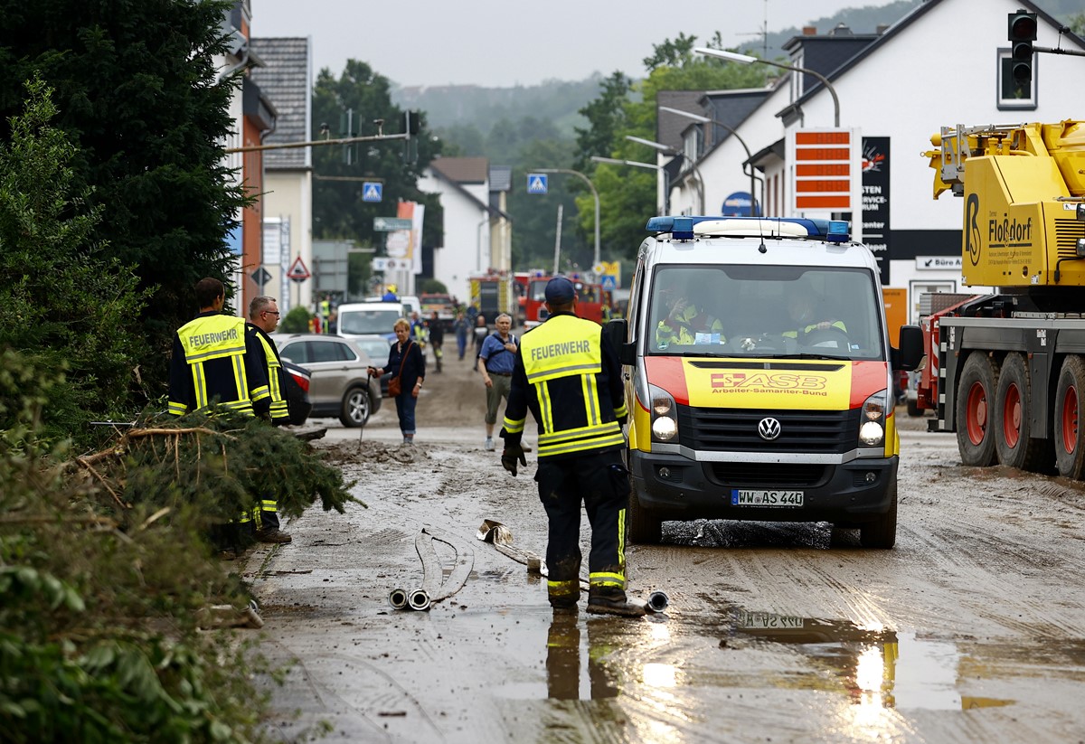 Nevrijeme pogodilo Njemačku, grad Reutlingen prekrio sloj tuče od 30 cm