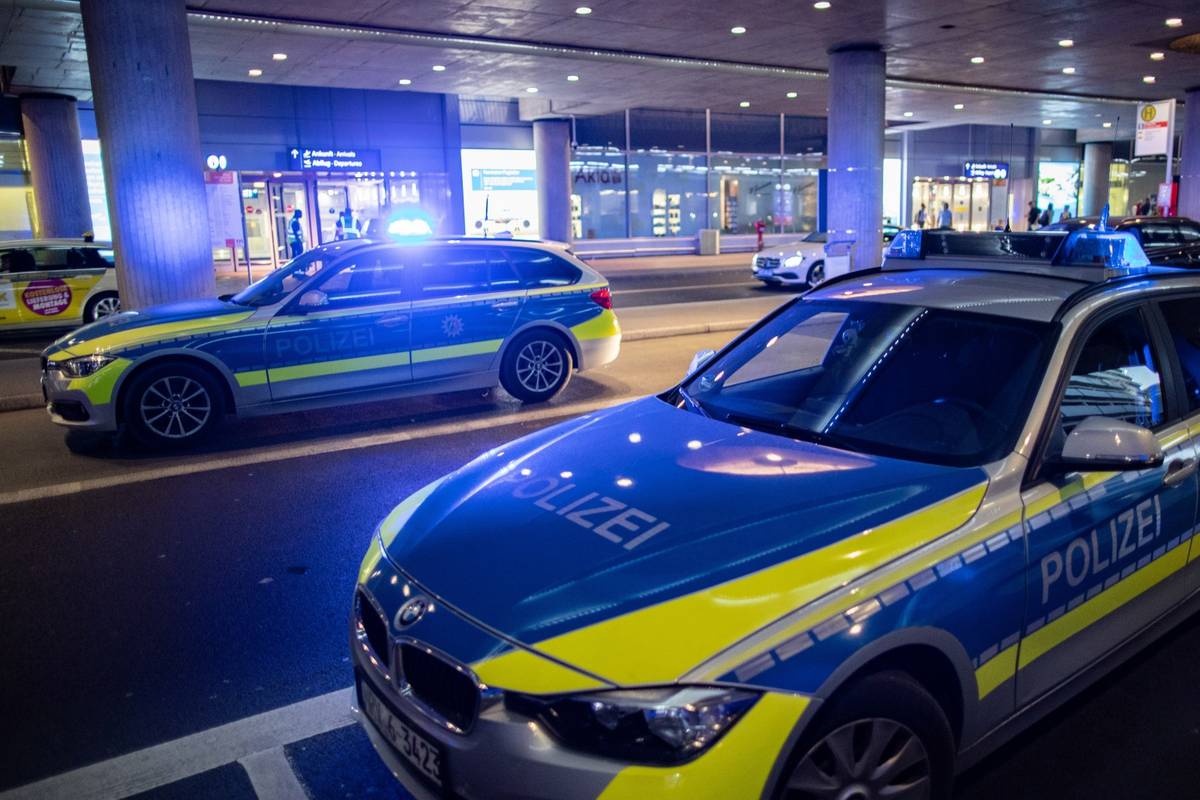 Napad nožem na aerodromu u Düsseldorfu