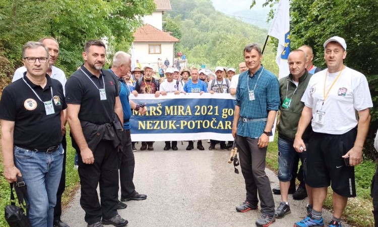 Novalić i Ramić pridružili se Maršu mira u Mravinjcima