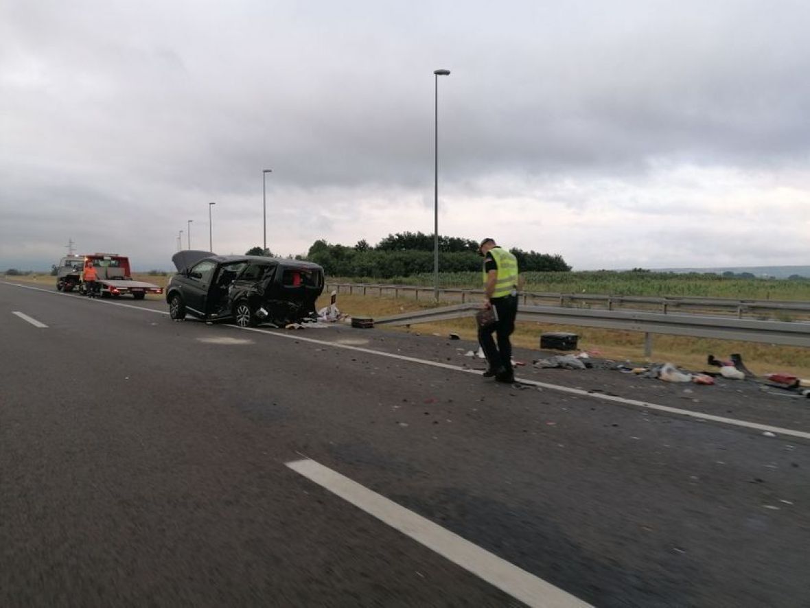 Teška saobraćajna nesreća na autoputu Beograd-Niš, povrijeđeno devet osoba