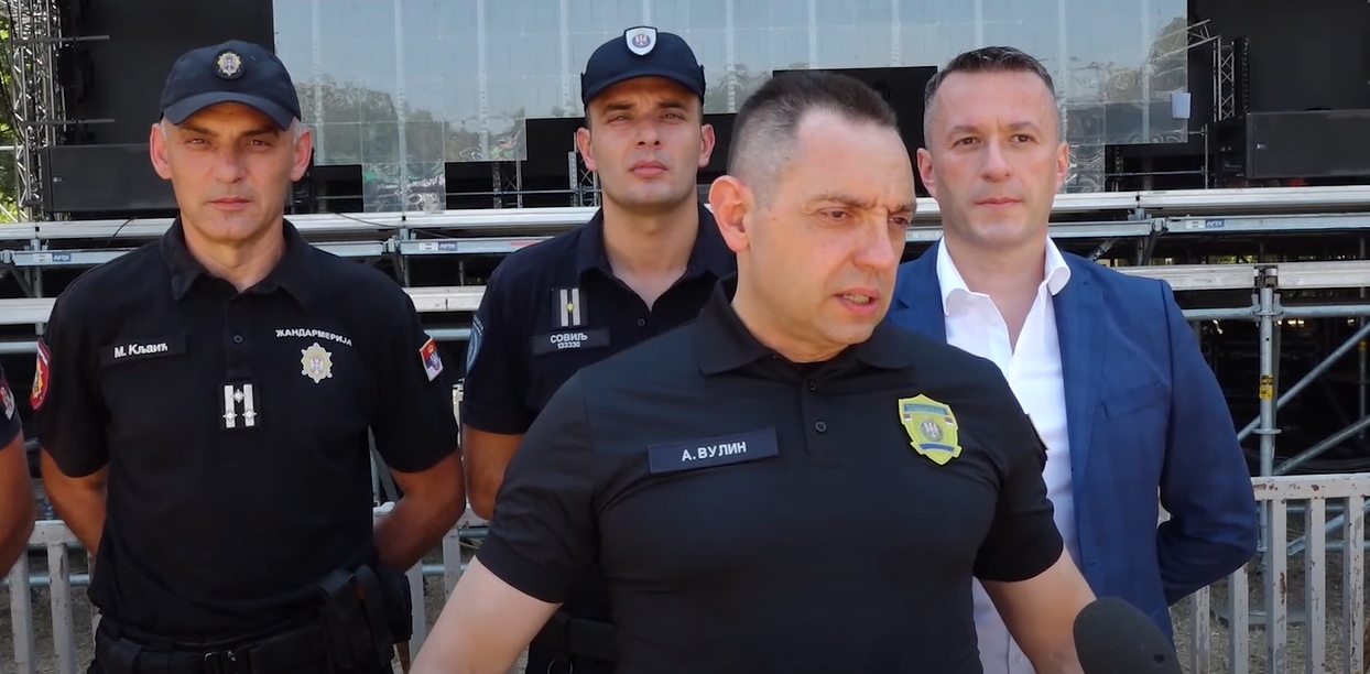 Ministar policije u Srbiji: Uživajte u muzici, ali nemojte se drogirati