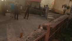 Požar u firmi 'Eko-trstika', ozlijeđen vatrogasac