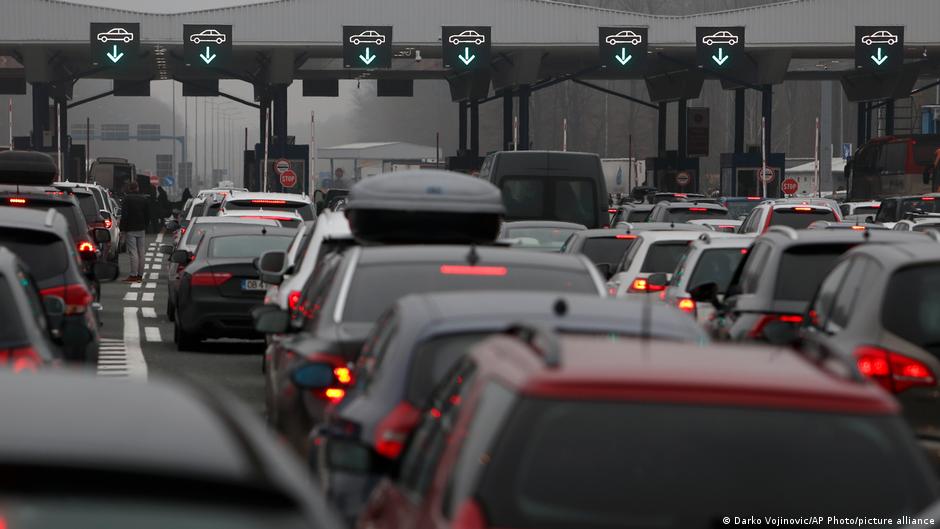 Na bh. graničnim prijelazima duge kolone vozila na izlazu iz BiH