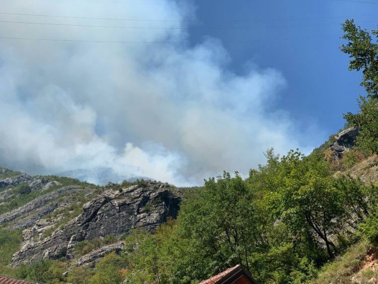 Situacija u Jablanici izmiče kontroli, EUFOR nadgleda požare