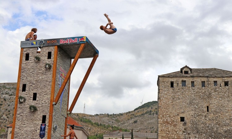 Cliff Diving: Iffland i Hunt pobjednici skokova u Mostaru