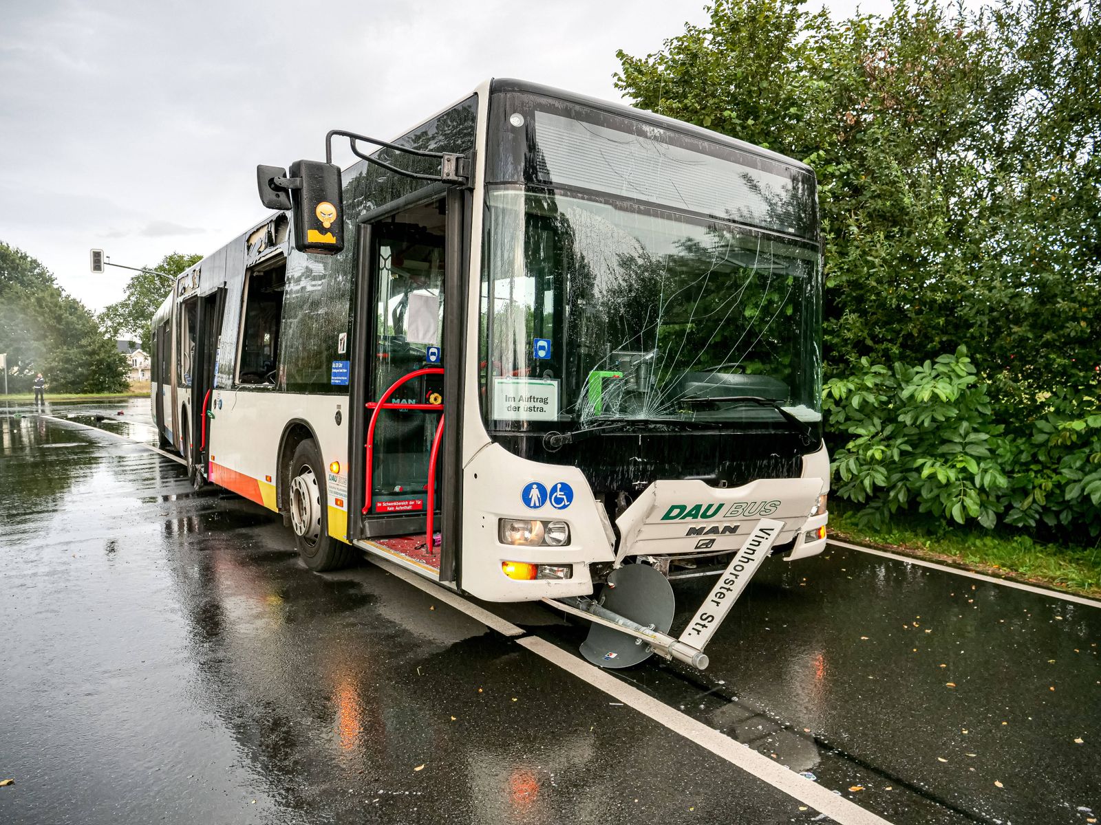 Njemačka: U autobuskoj nesreći poginula jedna, 13 osoba povrijeđeno