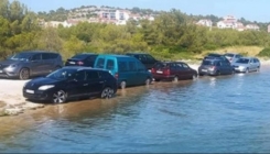 Parking 'genijalaca' na Jadranu: "Kaznu im može napisati samo Lučka uprava"