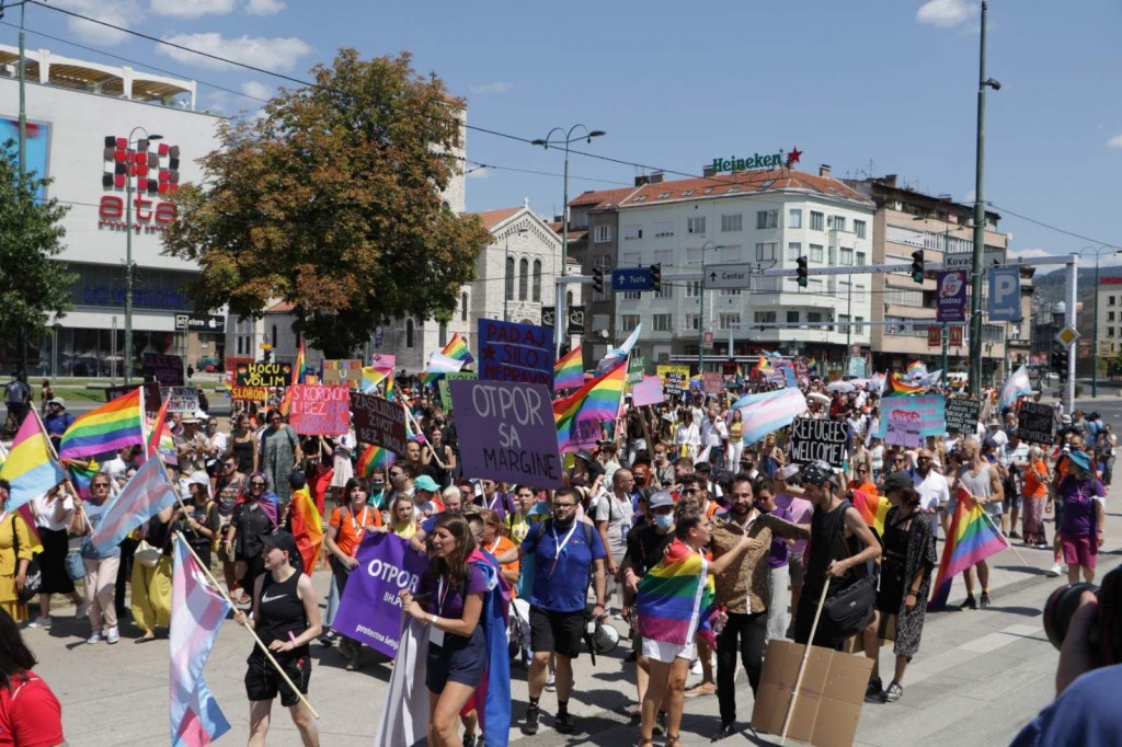 Neka ljubi ko god koga hoće: Bez incidenata završena Povorka ponosa u Sarajevu