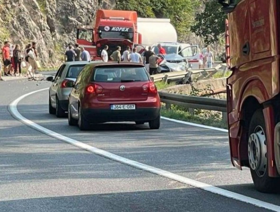 Nesreća kod Konjica, saobraćaj u potpunosti obustavljen