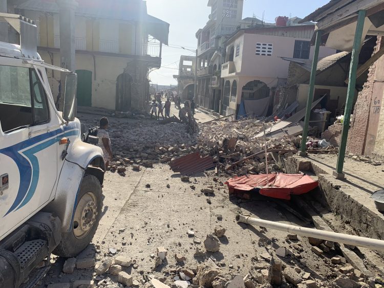 Razoran zemljotres jačine 7.2 stepeni po Richteru pogodio Haiti