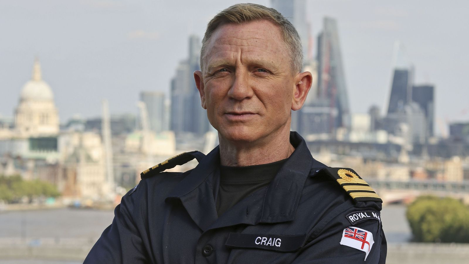 Glumac Daniel Craig počasni komandant britanske mornarice, kao agent 007