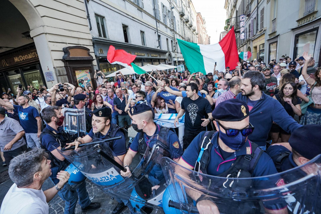 Italija uvela najstrožije mjere za radnike: Covid pasoš ili suspenzija sa posla i obustava plate