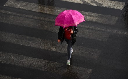 Danas oblačno uz slabu kišu, dnevna temperatura zraka uglavnom između 10 i 15°C