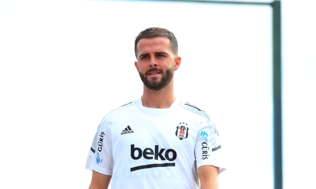 Miralem Pjanić obavio prvi trening u Bešiktašu, debi se očekuje već u subotu