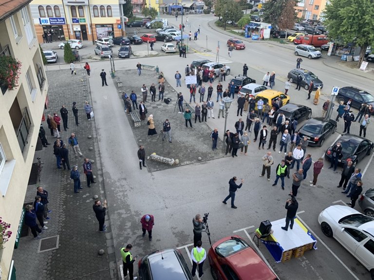 U Kalesiji protestovali jer vijećnici ustrajavaju na odluci o povećanju paušala na 650 KM