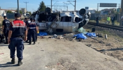 Turska: U sudaru teretnog voza i autobusa poginulo šest osoba