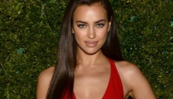 Irina Shayk u haljini staroj 25 godina ostavila sve bez daha