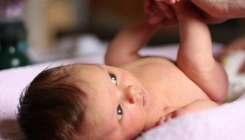 Stručnjakinja za razvoj beba pokazala "jedini ispravan način mijenjanja pelena": Mnogi to rade drugačije...