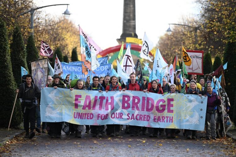 Stotine klimatskih aktivista stigle u Glasgow na skup COP26