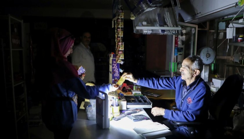 U Libanu poslije potpunog mraka djelimično proradile dvije električne centrale