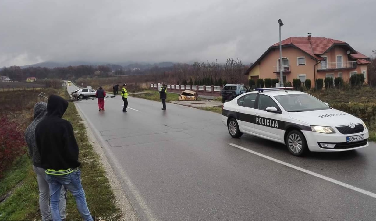 Žena poginula u sudaru teretnjaka i automobila