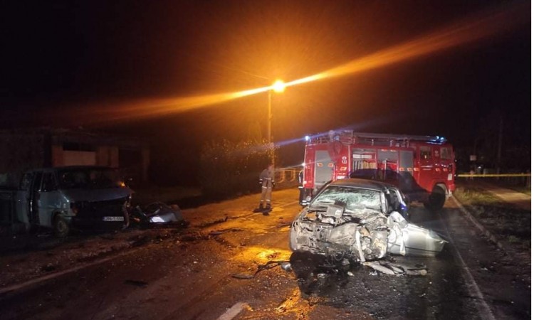 Teška saobraćajna nesreća na putu Tuzla - Zvornik, povrijeđene četiri osobe