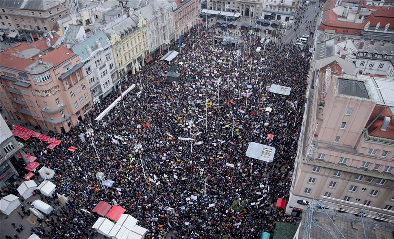 Protestovali protiv COVID mjera pa se zarazili: Jedan je na kisiku