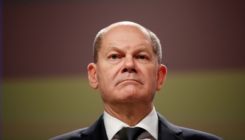 Scholz: Njemački dobavljači oružja isporučit će oružje Ukrajini